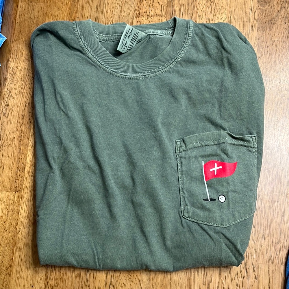 Comfort Colors Love Cup Men’s medium t shirt